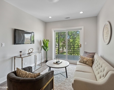 4824 S Champlain Avenue - Photo Thumbnail 12