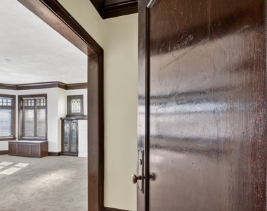 8018 S Sangamon Street - Photo Thumbnail 3