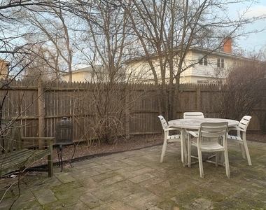 822 Skokie Boulevard - Photo Thumbnail 8