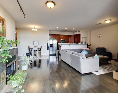 2700 W Belmont Avenue - Photo Thumbnail 6