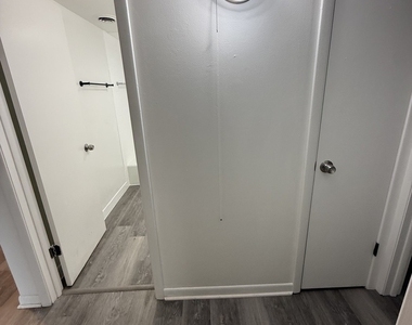 1030 Hirsch Boulevard - Photo Thumbnail 5