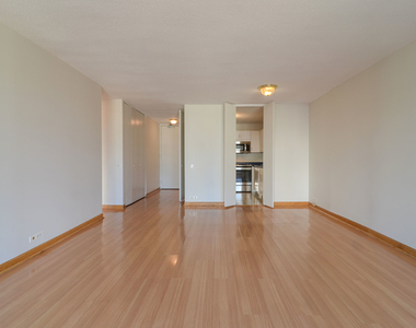 405 N Wabash Avenue - Photo Thumbnail 2