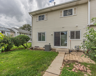 414 Gainsborough Court - Photo Thumbnail 19