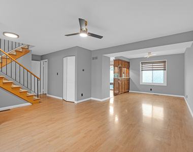 414 Gainsborough Court - Photo Thumbnail 5