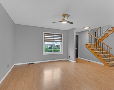 414 Gainsborough Court - Photo Thumbnail 6