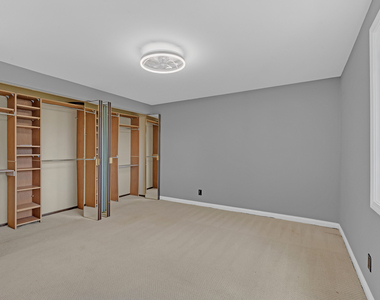 414 Gainsborough Court - Photo Thumbnail 13