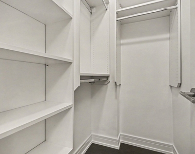 3101 N California Avenue - Photo Thumbnail 12