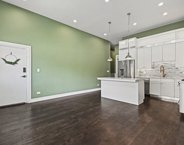 3101 N California Avenue - Photo Thumbnail 3