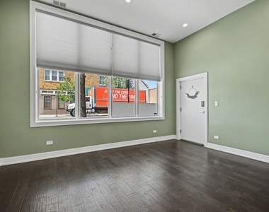 3101 N California Avenue - Photo Thumbnail 2