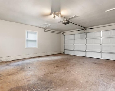3913 Hadley Farm Drive - Photo Thumbnail 17