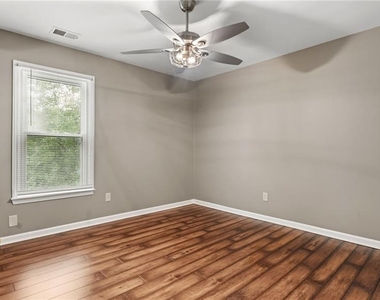 3913 Hadley Farm Drive - Photo Thumbnail 15