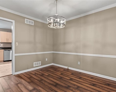 3913 Hadley Farm Drive - Photo Thumbnail 5