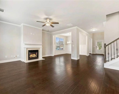 422 Hinton Farm Way - Photo Thumbnail 7
