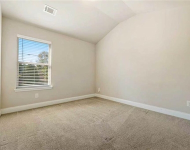 422 Hinton Farm Way - Photo Thumbnail 15