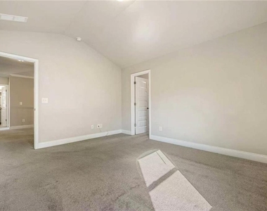 422 Hinton Farm Way - Photo Thumbnail 17