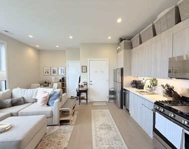 3757 N Sheffield Avenue - Photo Thumbnail 2