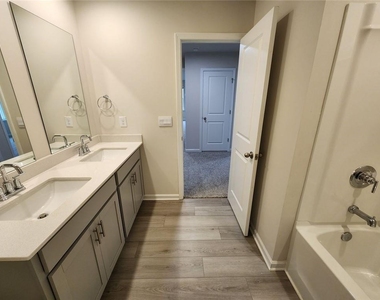 235 Valley Oak Drive - Photo Thumbnail 26