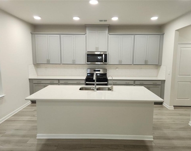 235 Valley Oak Drive - Photo Thumbnail 19