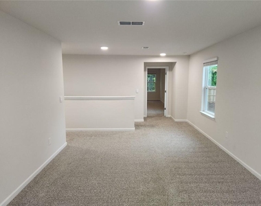 235 Valley Oak Drive - Photo Thumbnail 7