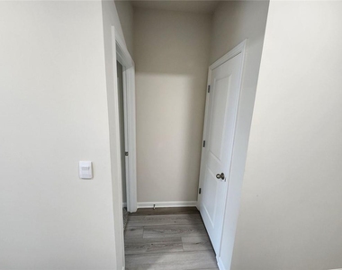 235 Valley Oak Drive - Photo Thumbnail 5