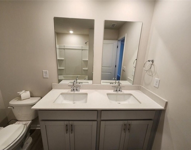 235 Valley Oak Drive - Photo Thumbnail 32