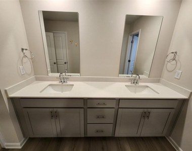 235 Valley Oak Drive - Photo Thumbnail 31