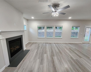 235 Valley Oak Drive - Photo Thumbnail 9