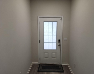 235 Valley Oak Drive - Photo Thumbnail 3