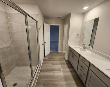 235 Valley Oak Drive - Photo Thumbnail 29