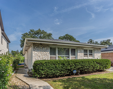 534 Lawler Avenue - Photo Thumbnail 2