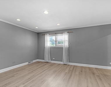 534 Lawler Avenue - Photo Thumbnail 11