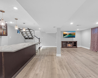 534 Lawler Avenue - Photo Thumbnail 18