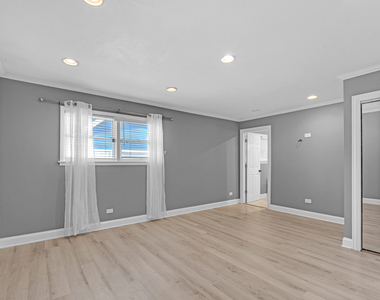 534 Lawler Avenue - Photo Thumbnail 12