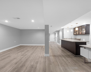 534 Lawler Avenue - Photo Thumbnail 21