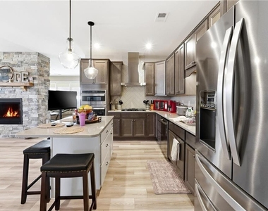 158 Laurel Farms Lane - Photo Thumbnail 6