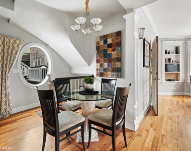 3034 N Greenview Avenue - Photo Thumbnail 8