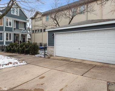 3034 N Greenview Avenue - Photo Thumbnail 16