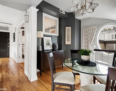 3034 N Greenview Avenue - Photo Thumbnail 7