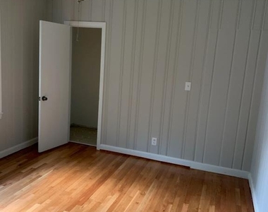 2122 Kimberly Road Sw - Photo Thumbnail 2