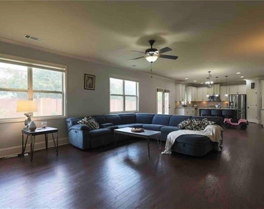 3125 Pleasant Valley Trail - Photo Thumbnail 11