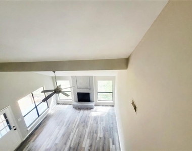 1980 Hunters Ridge Drive - Photo Thumbnail 6