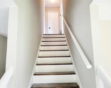 1980 Hunters Ridge Drive - Photo Thumbnail 3