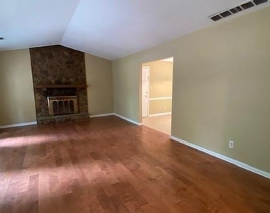 115 Andover Drive - Photo Thumbnail 10