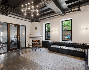 5718 N Winthrop Avenue - Photo Thumbnail 12