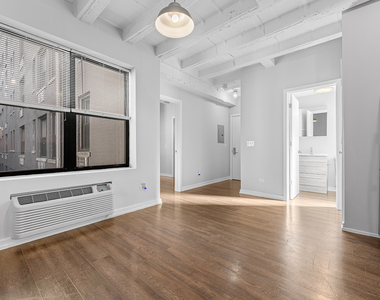 5718 N Winthrop Avenue - Photo Thumbnail 6