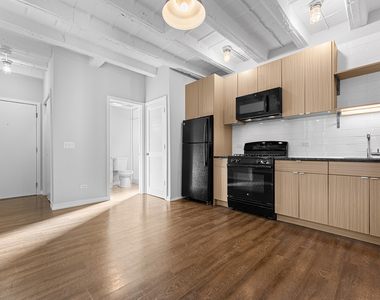 5718 N Winthrop Avenue - Photo Thumbnail 3