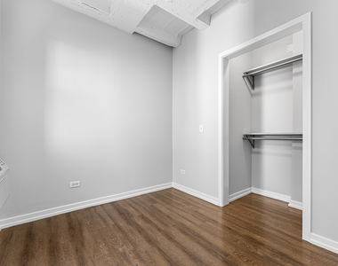 5718 N Winthrop Avenue - Photo Thumbnail 8