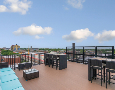5718 N Winthrop Avenue - Photo Thumbnail 11