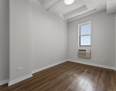 5718 N Winthrop Avenue - Photo Thumbnail 5
