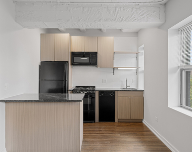 5718 N Winthrop Avenue - Photo Thumbnail 4